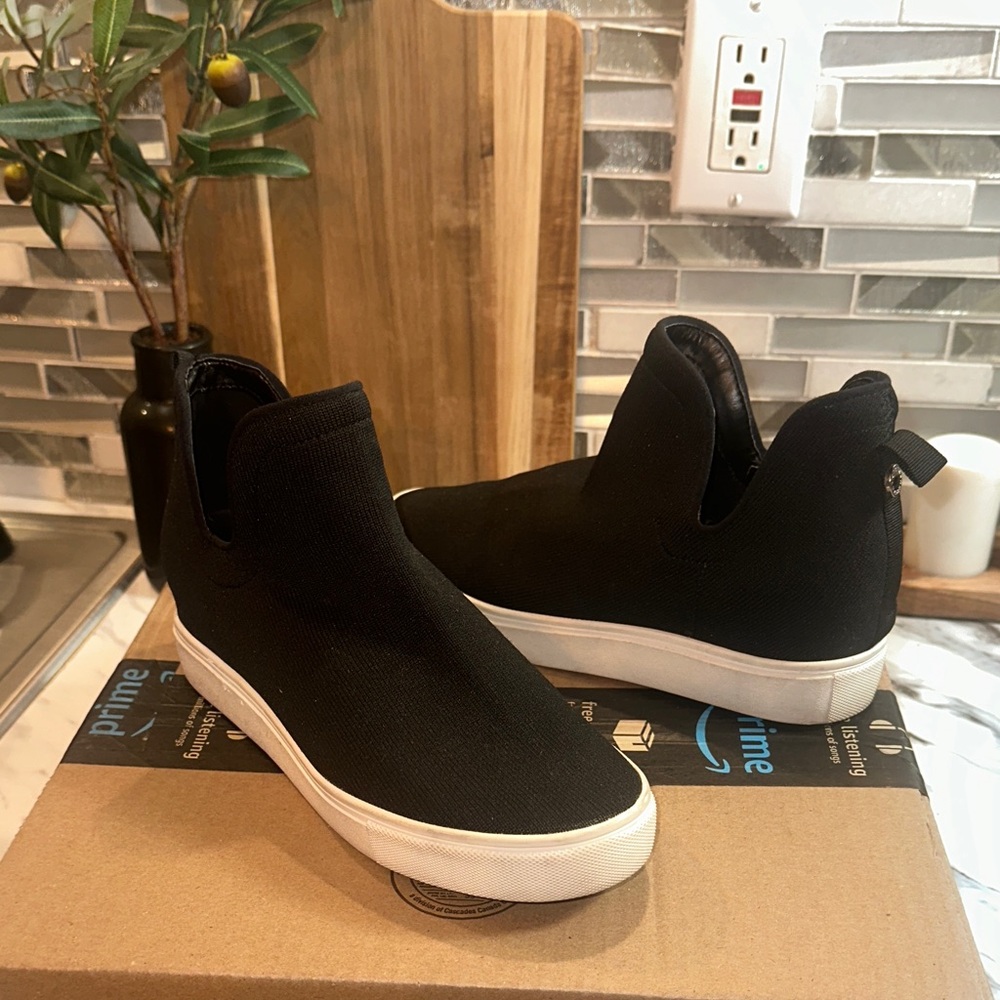 Steve Madden - Black Slip-On High-Top Sneakers with White Sole